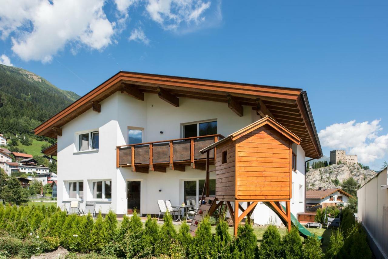 Апартаменты Ladis Living Экстерьер фото